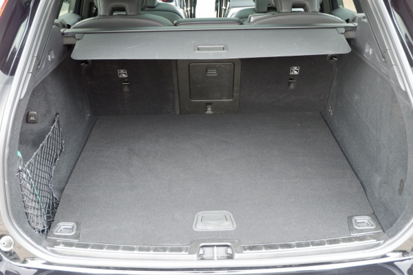 Volvo XC60 2.0 T8 AWD+ Black Ed. PHEV / INCL. 12mnd BOVAG / 360 camera