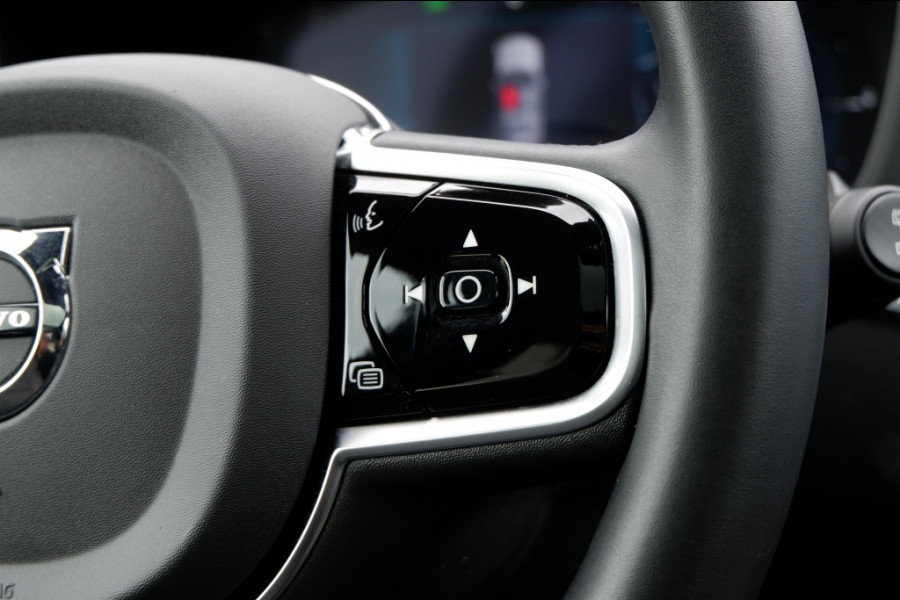 Volvo XC60 2.0 T8 AWD+ Black Ed. PHEV / INCL. 12mnd BOVAG / 360 camera