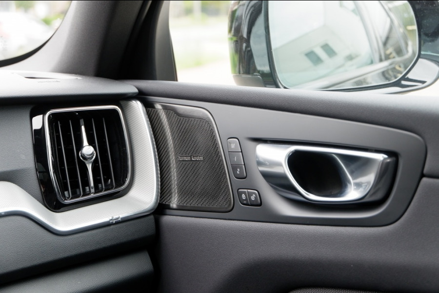 Volvo XC60 2.0 T8 AWD+ Black Ed. PHEV / INCL. 12mnd BOVAG / 360 camera