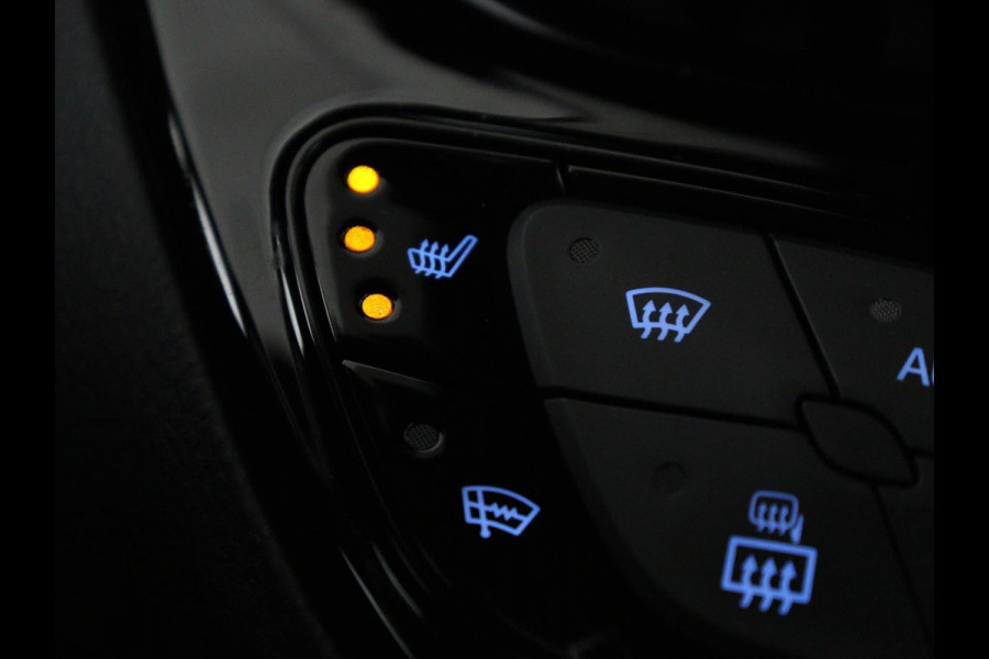 Toyota C-HR 1.8 Hybrid Executive | Trekhaak | Stuurverwarming | Adaptive cruise | Camera | Carplay | Park Assist | Stoelverwarming | Keyless | Bluetooth | Full LED | Side Assist