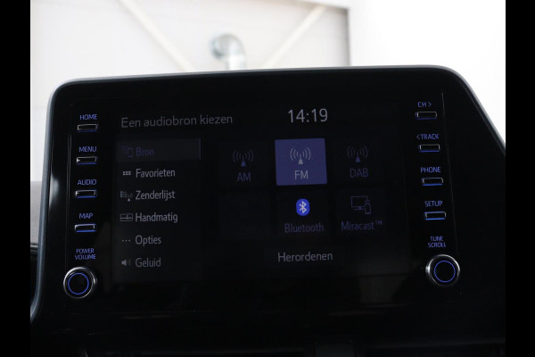 Toyota C-HR 1.8 Hybrid Executive | Trekhaak | Stuurverwarming | Adaptive cruise | Camera | Carplay | Park Assist | Stoelverwarming | Keyless | Bluetooth | Full LED | Side Assist