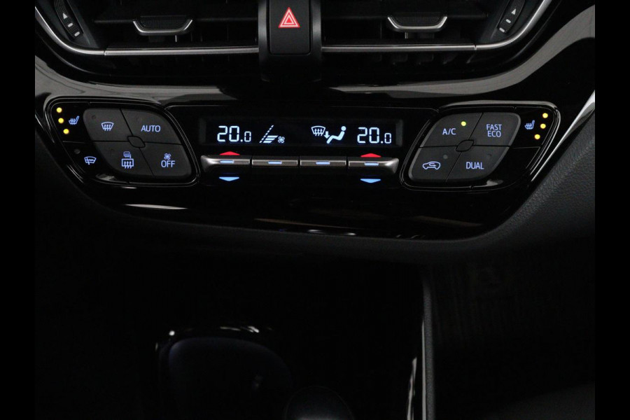 Toyota C-HR 1.8 Hybrid Executive | Trekhaak | Stuurverwarming | Adaptive cruise | Camera | Carplay | Park Assist | Stoelverwarming | Keyless | Bluetooth | Full LED | Side Assist