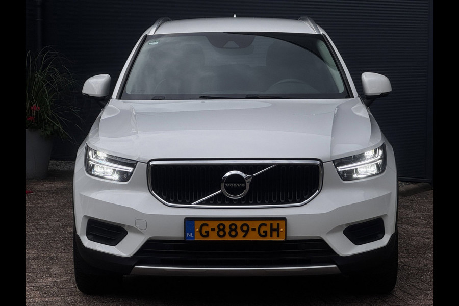 Volvo XC40 1.5 T3 Momentum Pro | NL-Auto | Elek. Achterklep | PDC voor + Achter | Navigatie