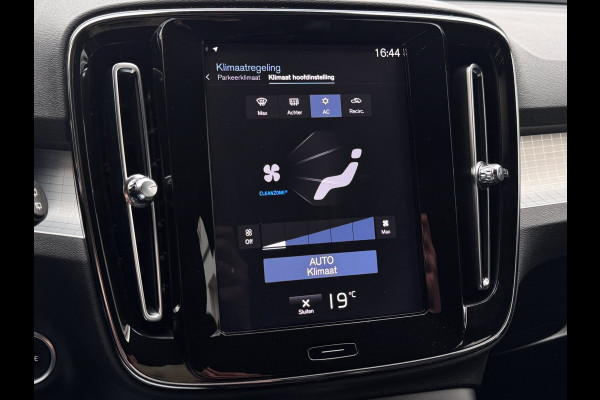 Volvo XC40 1.5 T3 Momentum Pro | NL-Auto | Elek. Achterklep | PDC voor + Achter | Navigatie