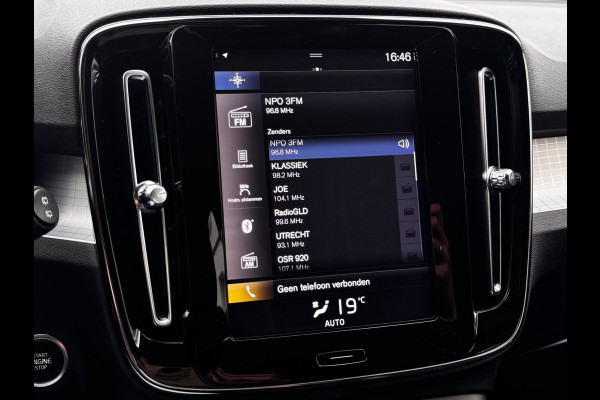 Volvo XC40 1.5 T3 Momentum Pro | NL-Auto | Elek. Achterklep | PDC voor + Achter | Navigatie