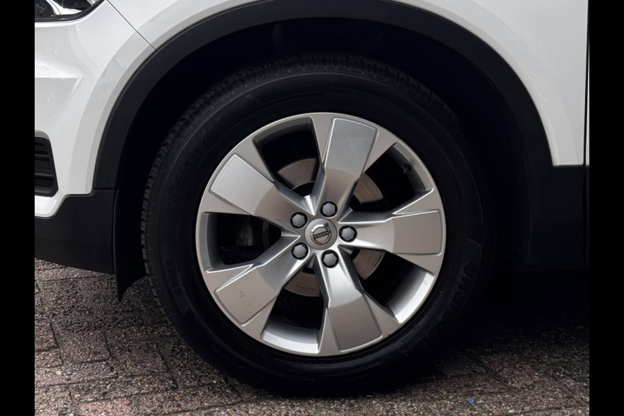 Volvo XC40 1.5 T3 Momentum Pro | NL-Auto | Elek. Achterklep | PDC voor + Achter | Navigatie