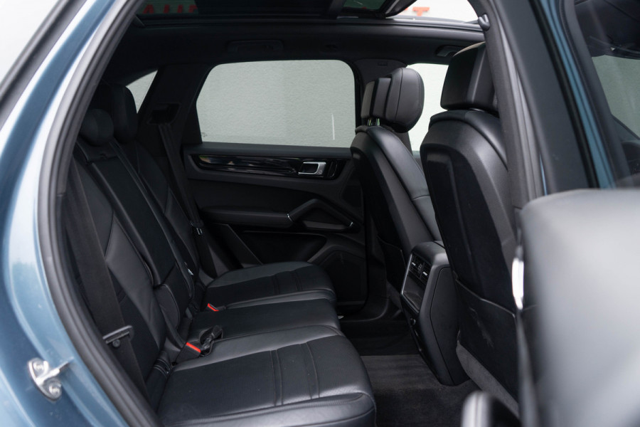 Porsche Cayenne 3.0 / Luchtvering/ Panoramadak/ 22 Inch Velgen/