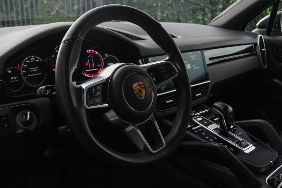 Porsche Cayenne 3.0 / Luchtvering/ Panoramadak/ 22 Inch Velgen/