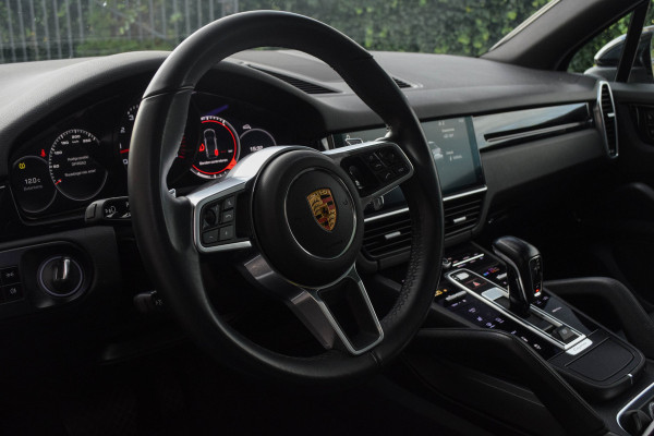 Porsche Cayenne 3.0 / Luchtvering/ Panoramadak/ 22 Inch Velgen/