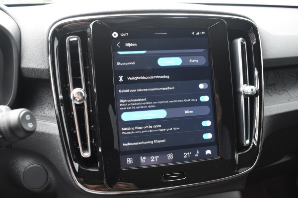 Volvo EX40 252PK Single Motor Extended Range Core Business Business Edition / Navigatie / Camera / Adaptive Cruise control / Stuur & Stoelverwarming / Harman Kardon / Getinte Ramen / 19" LM Velgen