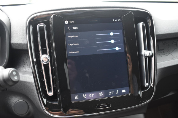 Volvo EX40 252PK Single Motor Extended Range Core Business Business Edition / Navigatie / Camera / Adaptive Cruise control / Stuur & Stoelverwarming / Harman Kardon / Getinte Ramen / 19" LM Velgen