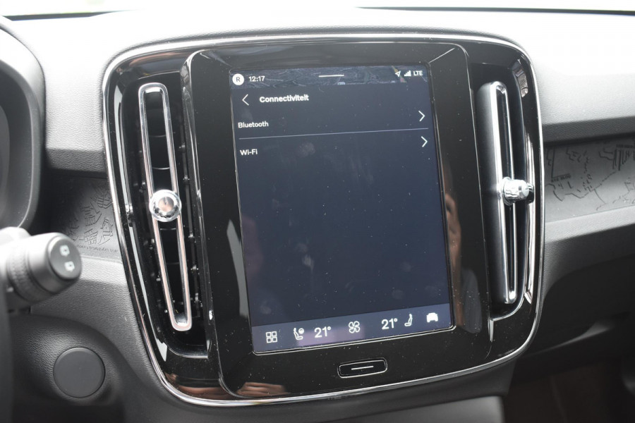 Volvo EX40 252PK Single Motor Extended Range Core Business Business Edition / Navigatie / Camera / Adaptive Cruise control / Stuur & Stoelverwarming / Harman Kardon / Getinte Ramen / 19" LM Velgen