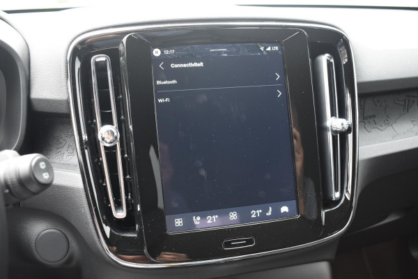 Volvo EX40 252PK Single Motor Extended Range Core Business Business Edition / Navigatie / Camera / Adaptive Cruise control / Stuur & Stoelverwarming / Harman Kardon / Getinte Ramen / 19" LM Velgen