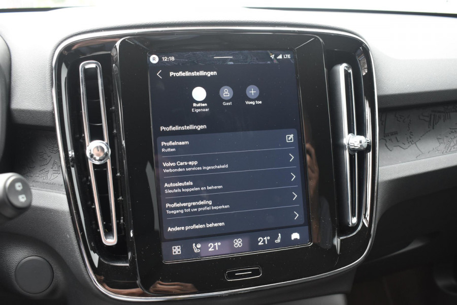 Volvo EX40 252PK Single Motor Extended Range Core Business Business Edition / Navigatie / Camera / Adaptive Cruise control / Stuur & Stoelverwarming / Harman Kardon / Getinte Ramen / 19" LM Velgen