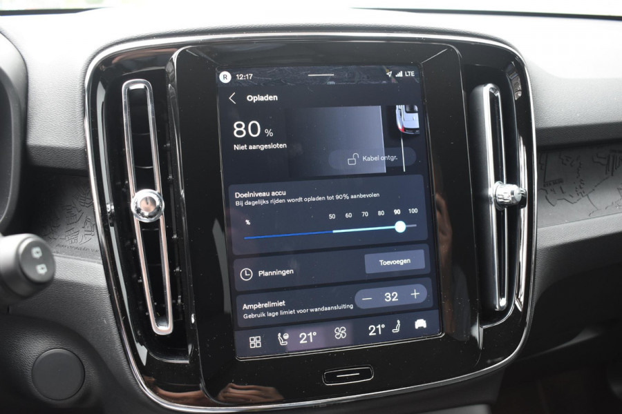 Volvo EX40 252PK Single Motor Extended Range Core Business Business Edition / Navigatie / Camera / Adaptive Cruise control / Stuur & Stoelverwarming / Harman Kardon / Getinte Ramen / 19" LM Velgen