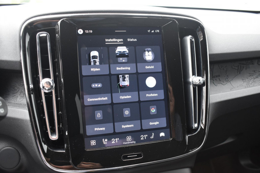 Volvo EX40 252PK Single Motor Extended Range Core Business Business Edition / Navigatie / Camera / Adaptive Cruise control / Stuur & Stoelverwarming / Harman Kardon / Getinte Ramen / 19" LM Velgen