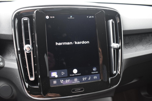 Volvo EX40 252PK Single Motor Extended Range Core Business Business Edition / Navigatie / Camera / Adaptive Cruise control / Stuur & Stoelverwarming / Harman Kardon / Getinte Ramen / 19" LM Velgen