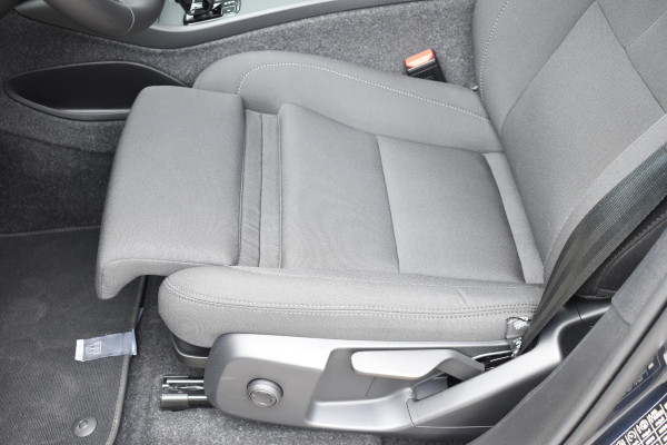 Volvo EX40 252PK Single Extended Range Core Business / Driver Assist / Adaptieve cruise control / BLIS / Stoel - en stuurwielverwarming / Pakeersensoren met camera / Apple carplay /