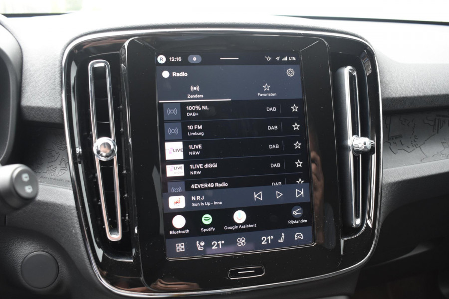 Volvo EX40 252PK Single Extended Range Core Business / Driver Assist / Adaptieve cruise control / BLIS / Stoel - en stuurwielverwarming / Pakeersensoren met camera / Apple carplay /