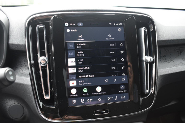 Volvo EX40 252PK Single Extended Range Core Business / Driver Assist / Adaptieve cruise control / BLIS / Stoel - en stuurwielverwarming / Pakeersensoren met camera / Apple carplay /