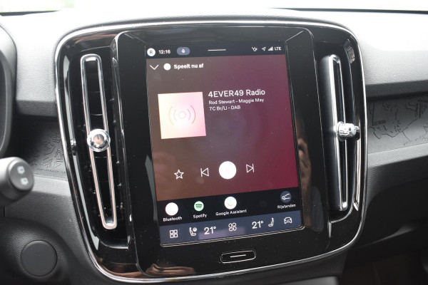 Volvo EX40 252PK Single Extended Range Core Business / Driver Assist / Adaptieve cruise control / BLIS / Stoel - en stuurwielverwarming / Pakeersensoren met camera / Apple carplay /