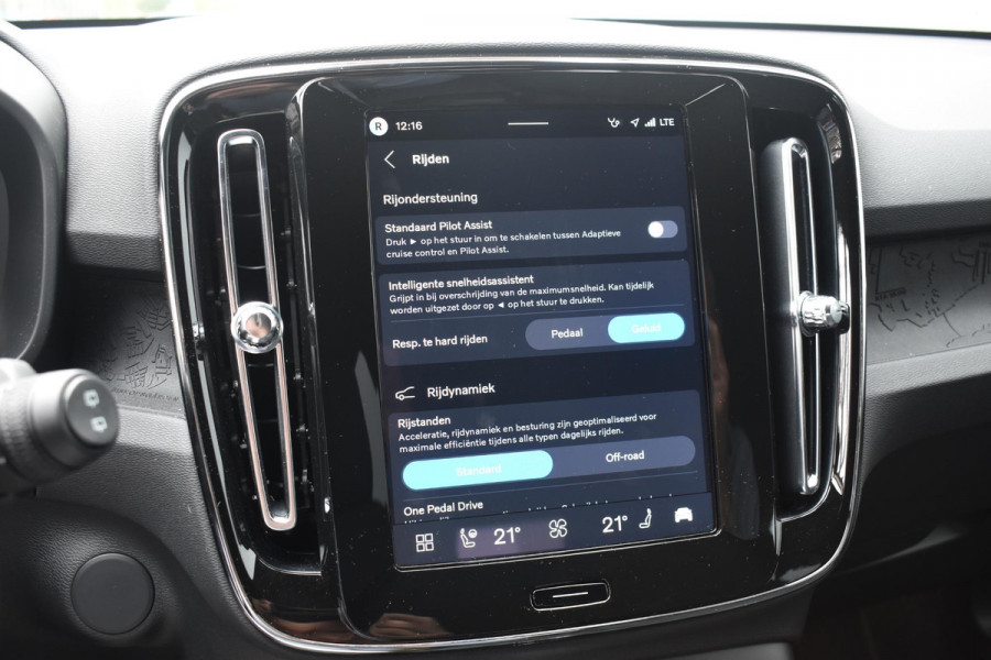 Volvo EX40 252PK Single Extended Range Core Business / Driver Assist / Adaptieve cruise control / BLIS / Stoel - en stuurwielverwarming / Pakeersensoren met camera / Apple carplay /
