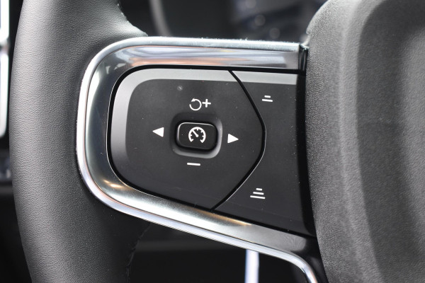 Volvo EX40 252PK Single Extended Range Core Business / Driver Assist / Adaptieve cruise control / BLIS / Stoel - en stuurwielverwarming / Pakeersensoren met camera / Apple carplay /