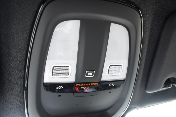 Volvo EX40 252PK Single Extended Range Core Business / Driver Assist / Adaptieve cruise control / BLIS / Stoel - en stuurwielverwarming / Pakeersensoren met camera / Apple carplay /