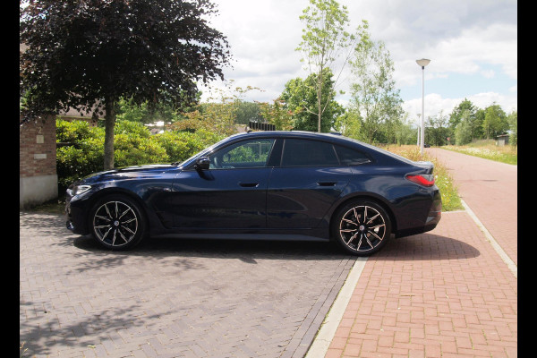 BMW 4 Serie Gran Coupé 420i Business Edition Plus | M-Pakket | Panoramadak | Camera | Sfeerverlichting | Leer |