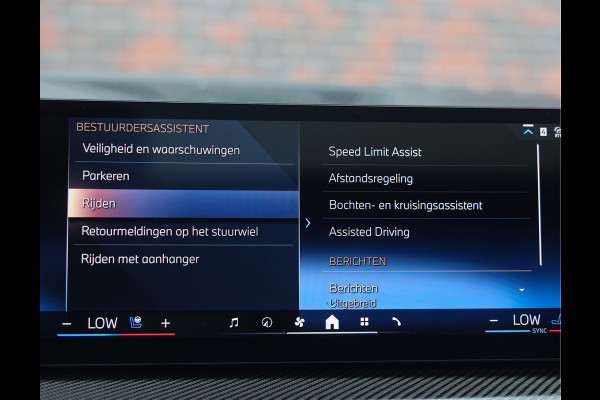 BMW X6 40i xDrive | Pano - Trekhaak - HUD