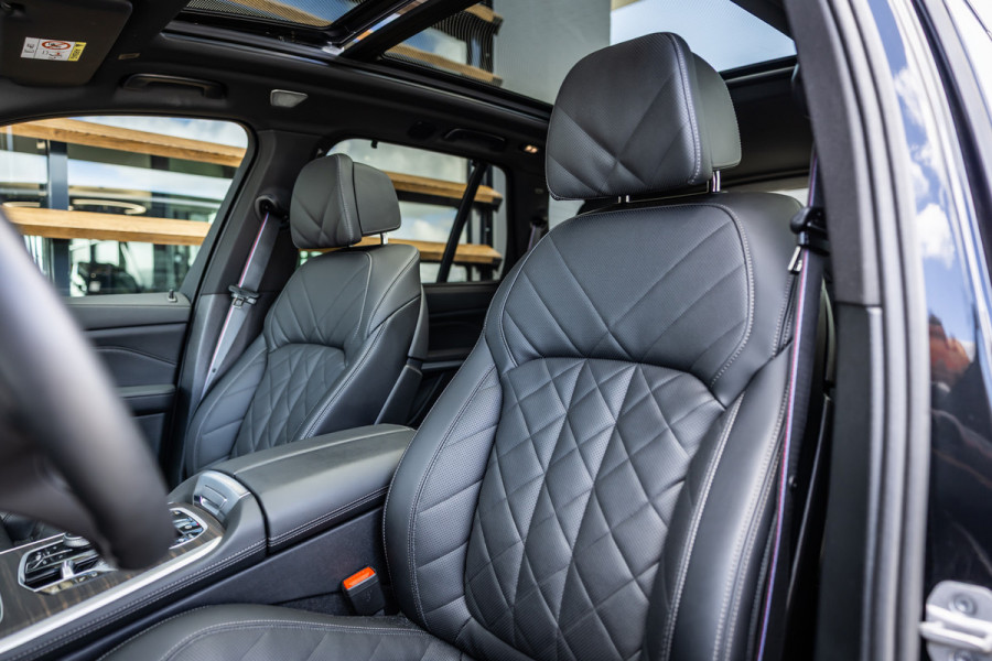 BMW X5 xDrive50e - M Sport Pro | Skylounge | B&W | Kuipstoelen | Luchtvering