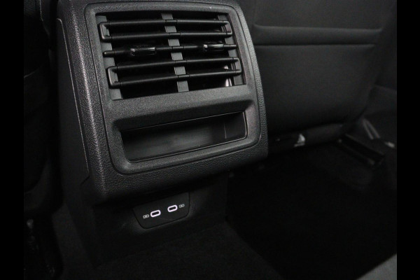 Volkswagen Golf 1.0 TSI Life | Carplay | Adaptive cruise | Navigatie | Parkeerhulp | Full LED | Climate control | DAB | Bluetooth | Digital cockpit