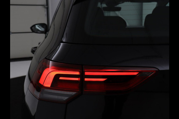 Volkswagen Golf 1.0 TSI Life | Carplay | Adaptive cruise | Navigatie | Parkeerhulp | Full LED | Climate control | DAB | Bluetooth | Digital cockpit