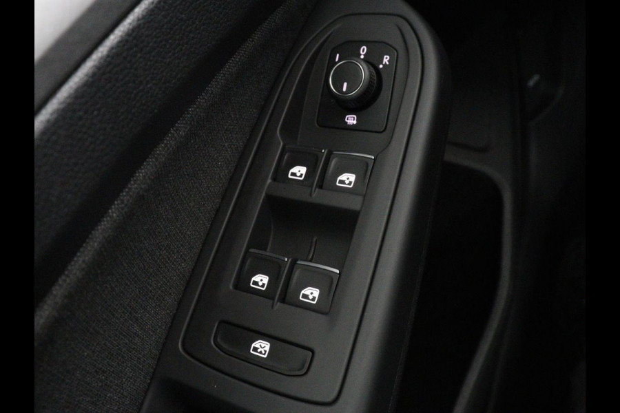 Volkswagen Golf 1.0 TSI Life | Carplay | Adaptive cruise | Navigatie | Parkeerhulp | Full LED | Climate control | DAB | Bluetooth | Digital cockpit