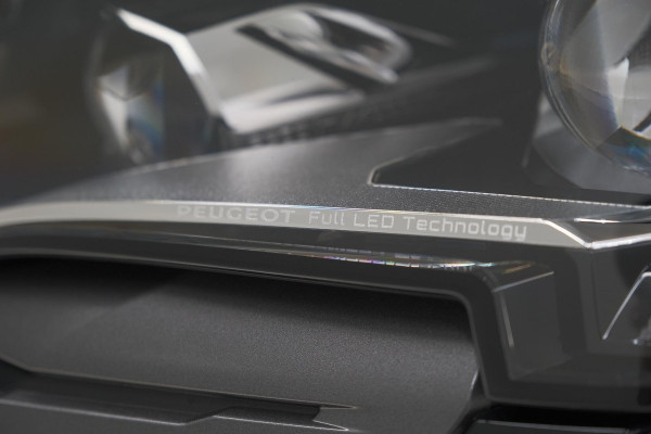 Peugeot 3008 PureTech 130 EAT8 GT | Camera | Dodehoekdetectie | Adaptieve Cruise Control