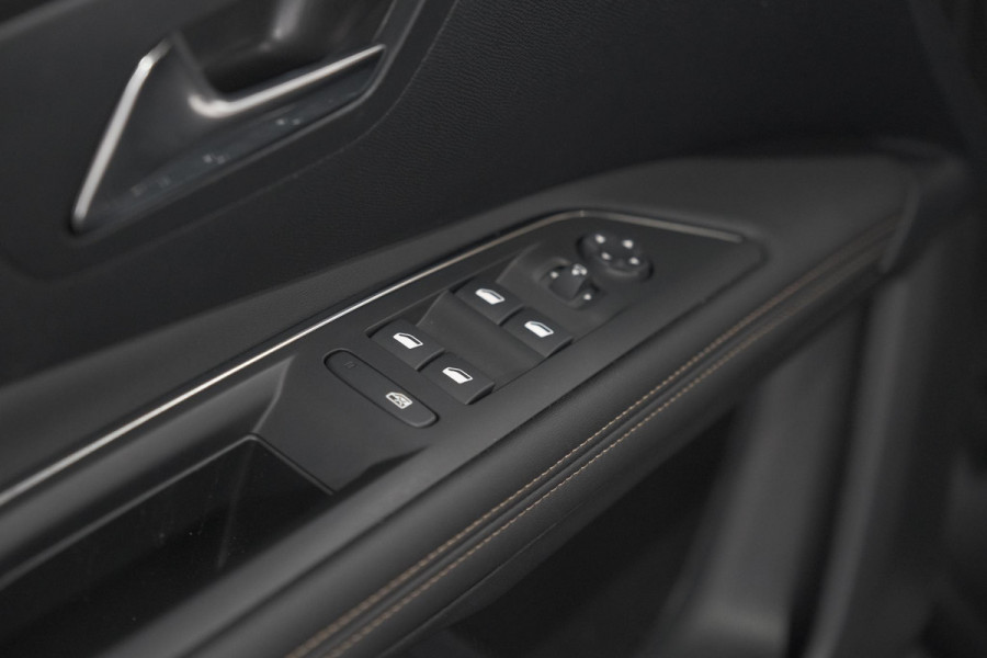 Peugeot 3008 PureTech 130 EAT8 GT | Camera | Dodehoekdetectie | Adaptieve Cruise Control