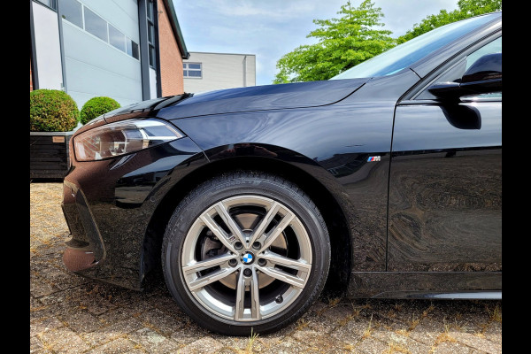 BMW 1-serie 118i M-sport Pano Camera Stuurverw. HIFI [1e eig. BTW NL NAP]