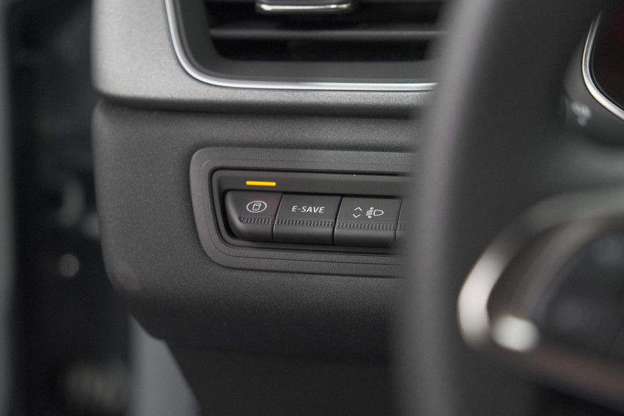 Renault Captur 1.8 E-Tech full hybrid 160 techno | Camera | Adaptieve Cruise Control | Navigatie | Zwarte 18 Inch Velgen