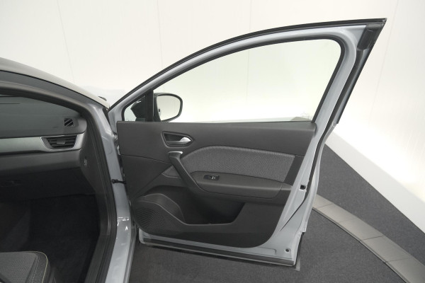 Renault Captur 1.8 E-Tech full hybrid 160 techno | Camera | Adaptieve Cruise Control | Navigatie | Zwarte 18 Inch Velgen