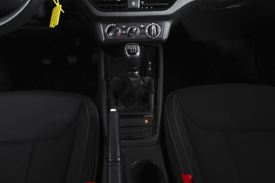Škoda SCALA 1.0 TSI 116 PK Ambition Org. NL | Cruise | PDC | App. Connect | Airco | Elek. Trekhaak | LM 16" |