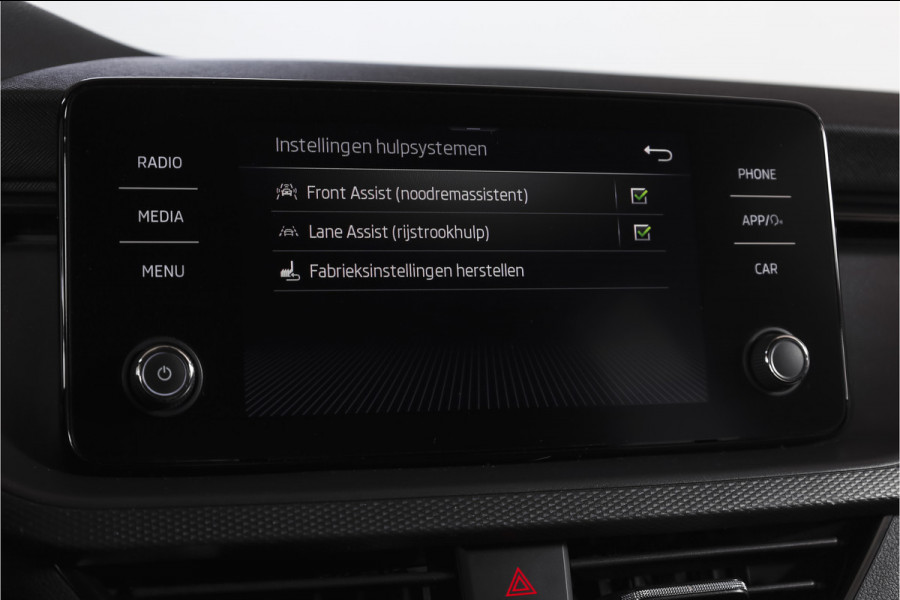 Škoda SCALA 1.0 TSI 116 PK Ambition Org. NL | Cruise | PDC | App. Connect | Airco | Elek. Trekhaak | LM 16" |