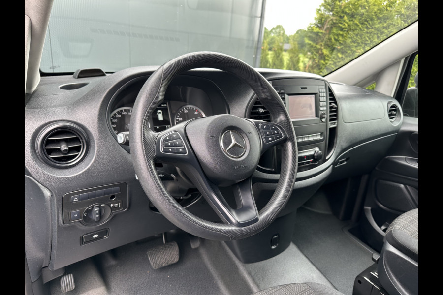 Mercedes-Benz Vito 114 CDI 136 PK E6 AUTOMAAT / L2H1 / 1e EIG. / TREKHAAK / CAMERA / 2x SCHUIFDEUR / CRUISE / AIRCO