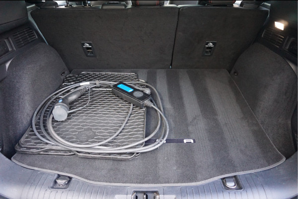 Ford Kuga 2.5 PHEV Vignale Camera voor Trekhaak.