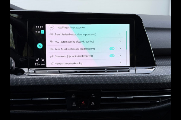 Volkswagen Golf 1.5 eTSI R-Line Pano/Head-Up/Camera