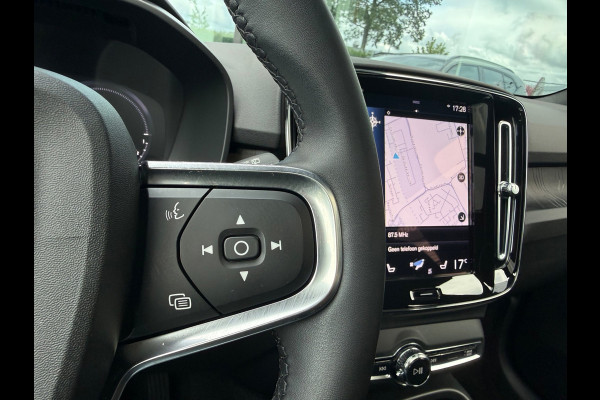 Volvo XC40 1.5 T4 Plug-in hybrid Ultimate Dark - Pano/Schuifdak - Navi - Camera