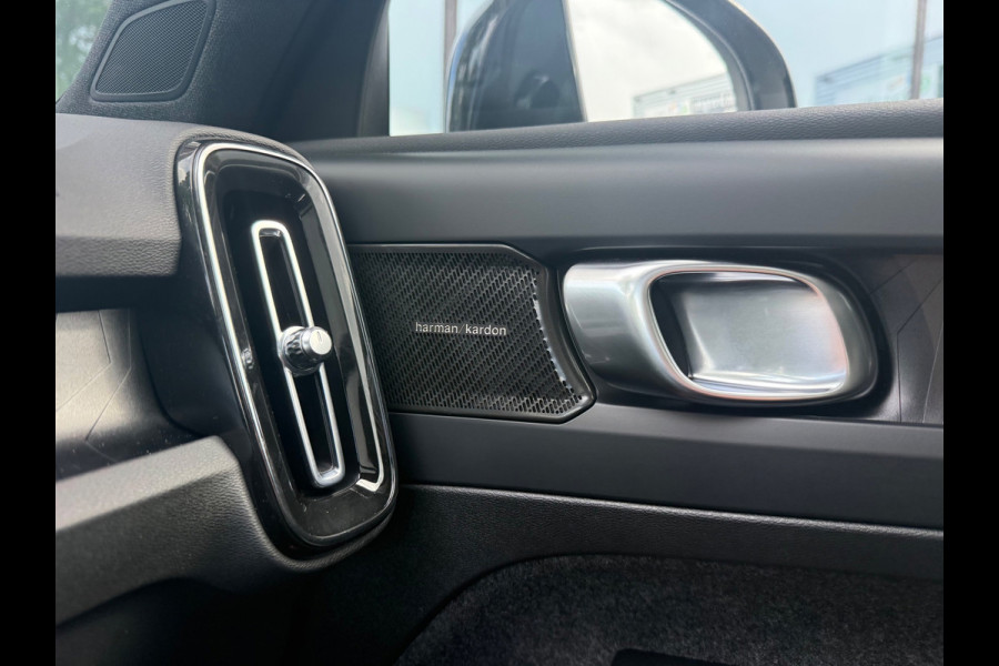 Volvo XC40 1.5 T4 Plug-in hybrid Ultimate Dark - Pano/Schuifdak - Navi - Camera