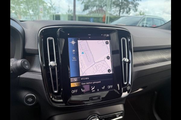 Volvo XC40 1.5 T4 Plug-in hybrid Ultimate Dark - Pano/Schuifdak - Navi - Camera