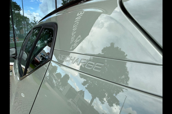 Volvo XC40 1.5 T4 Plug-in hybrid Ultimate Dark - Pano/Schuifdak - Navi - Camera