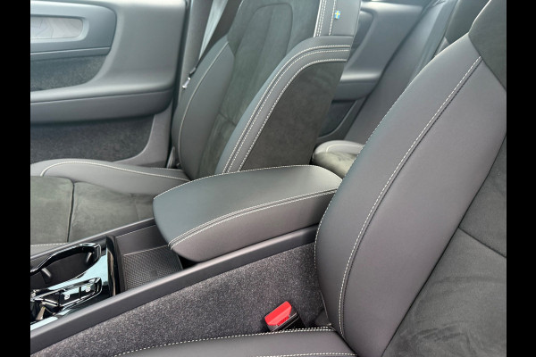 Volvo XC40 1.5 T4 Plug-in hybrid Ultimate Dark - Pano/Schuifdak - Navi - Camera