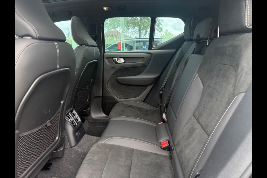 Volvo XC40 1.5 T4 Plug-in hybrid Ultimate Dark - Pano/Schuifdak - Navi - Camera